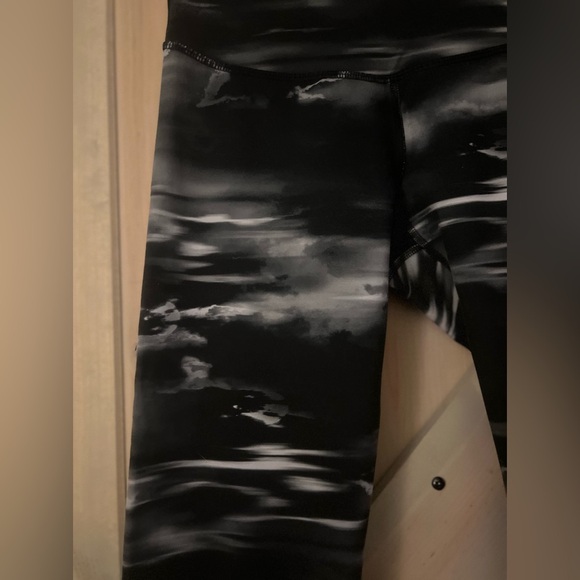 Old Navy Active Go Dry 3/4 Legging - Picture 4 of 7